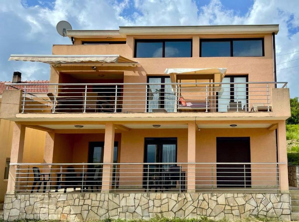 Apartments Camilla Radovici Zewnętrze zdjęcie